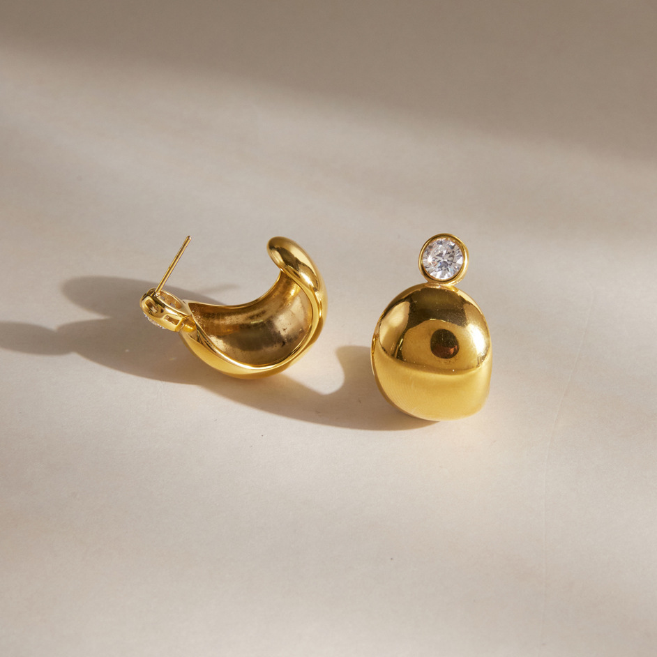 Boucles D'Oreilles Puces Pour Femmes, Forme Irrégulière, En Acier Inoxydable, Couleur Or, Étanches, Avec Zircon. Collection Simple, Pour Tous Les Jours. Image4