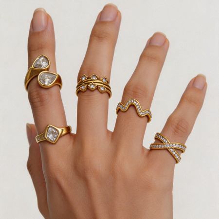 Bagues pour femmes en acier inoxydable de forme simple et irrégulière, couleur or, imperméables, ornées de strass et de zircon. 2