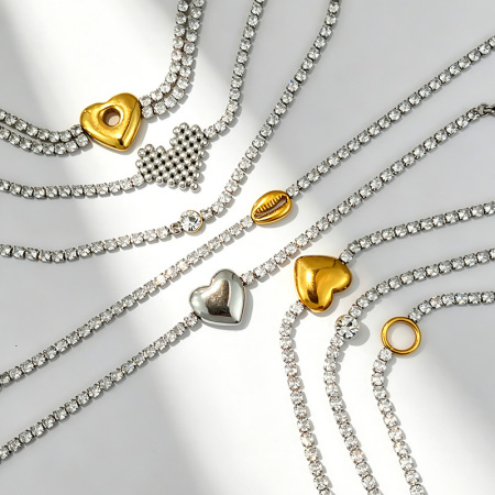 Bracelet chaîne pour femme Simple Series Simple Heart en acier inoxydable, étanche, couleur or, orné de strass. 2