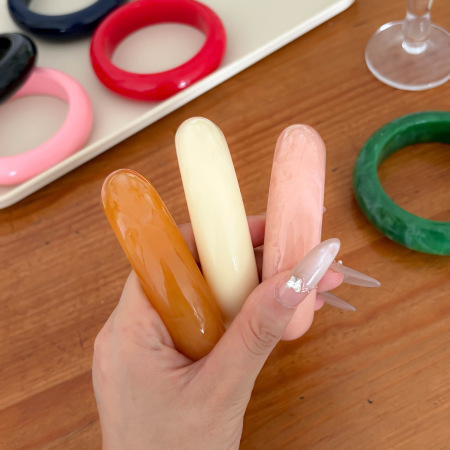 Bracelets pour femmes en résine à dégradé de couleurs 2