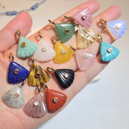 Pendentifs pour femmes en forme de coquillage avec pierres naturelles et zircon