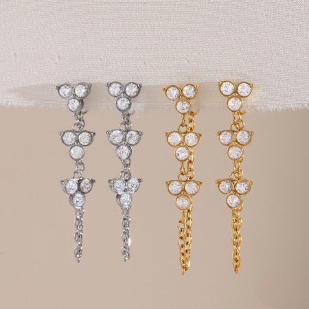 Boucles d'oreilles pendantes pour femme, élégantes, à pompon et trèfle, en acier inoxydable étanche, couleur or, de la collection Simple Series.