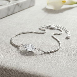 Bracelet Pour Femme En Argent Sterling 925 Plaqué Rhodium, Forme Irrégulière, Collection Simple, Serti De Moissanite. h5 Image4