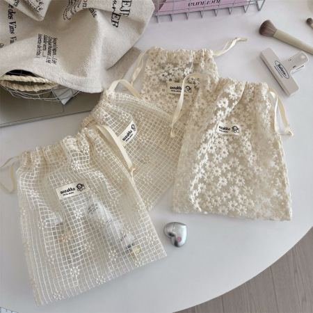 Collection Romantique - Pochettes à bijoux en dentelle ajourée pour emballage cadeau 2