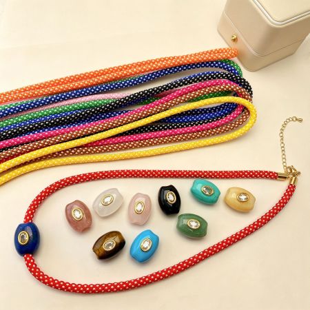 Colliers décontractés en corde de couleurs mélangées 2