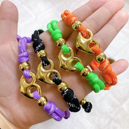 Bracelets tressés simples en corde en forme de cœur pour femmes 2