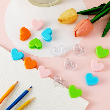 1 pince à linge romantique en forme de cœur, couleur unie, en plastique simple