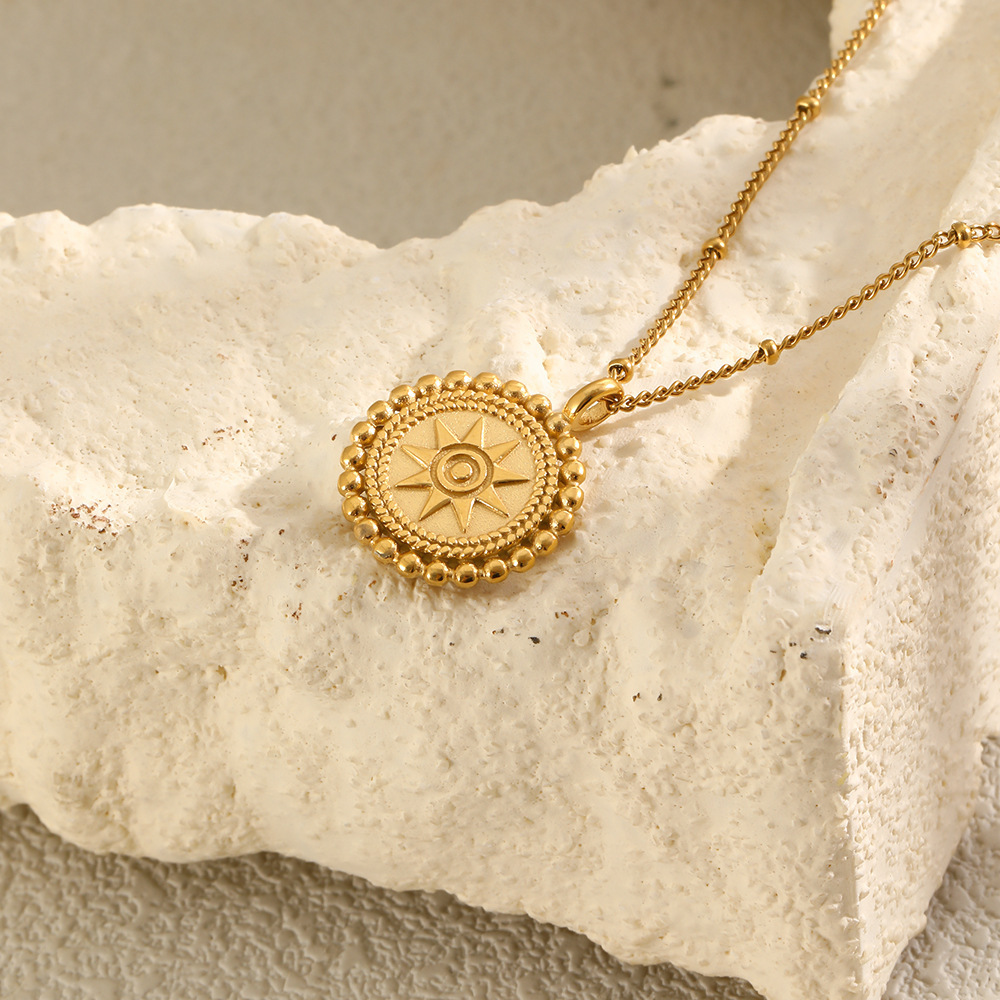 Colliers Pendentifs Pour Femmes, Collection Simple Series Retro Sun Circle, En Acier Inoxydable Étanche, Couleur Or Image3