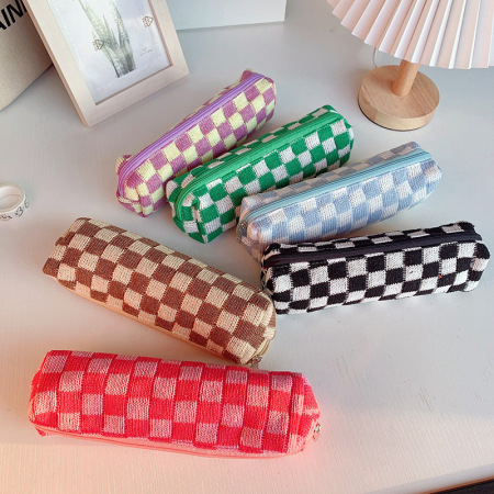 Pochettes à stylos décontractées en imitation fourrure à carreaux de couleurs assorties, collection Simple