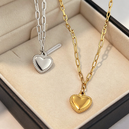 Colliers pendentifs pour femmes en forme de cœur simple, en acier inoxydable étanche, couleur or 2