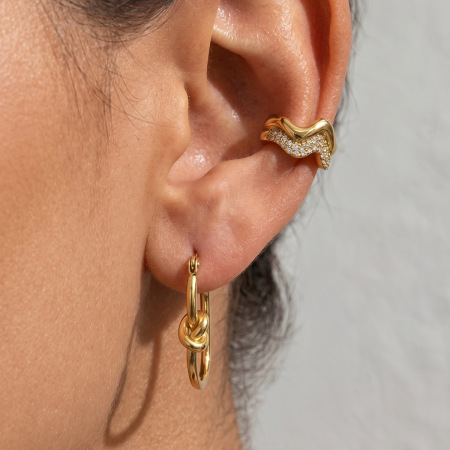 Boucles d'oreilles créoles élégantes et raffinées en acier inoxydable doré, couleur or, avec zircon, de forme irrégulière et de luxe. 2