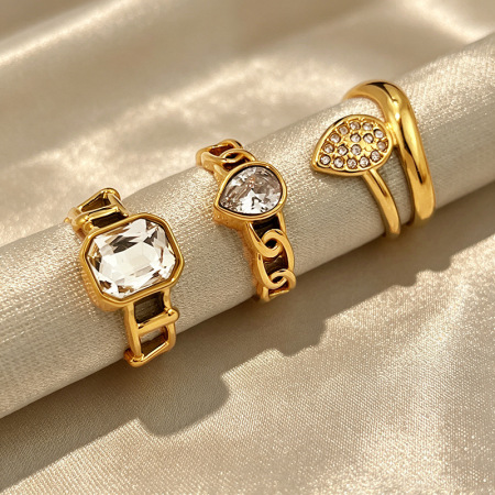 Bagues pour femmes en acier inoxydable étanche couleur or avec zircon et pierre précieuse en forme de goutte 2