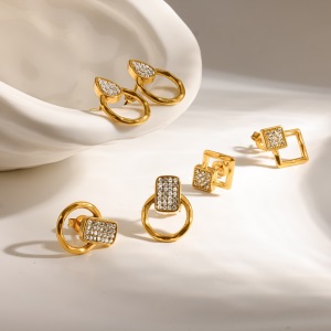 Boucles D'Oreilles Puces Pour Femmes, Forme Géométrique, En Acier Inoxydable, Étanches, Couleur Or, Ornées De Strass. h5 Image2