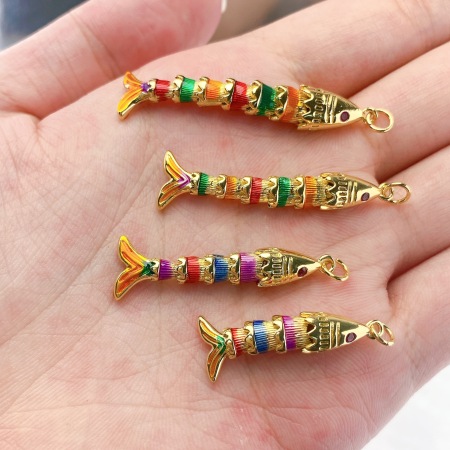 Pendentifs pour femmes en cuivre émaillé en forme de poisson 2