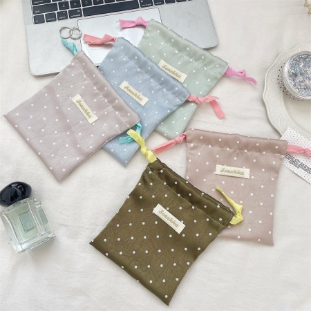 Sacs cadeaux en coton à pois doux de la collection Simple pour bijoux 2
