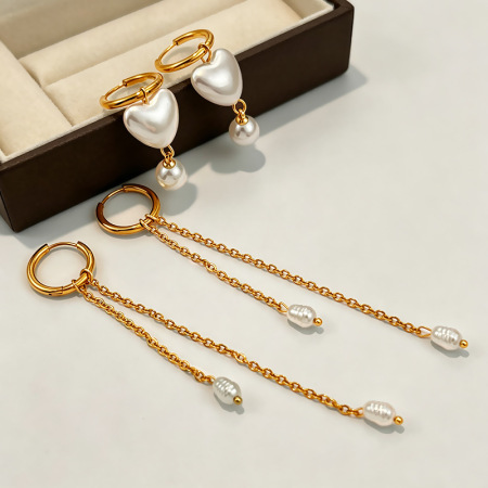 Boucles d'oreilles romantiques élégantes en forme de cœur avec pompon, en acier inoxydable imperméable, couleur or, pour femme.