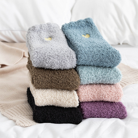 Chaussettes mi-mollet basiques à cœur, couleur unie, légèrement rebondissantes, pour femmes 2