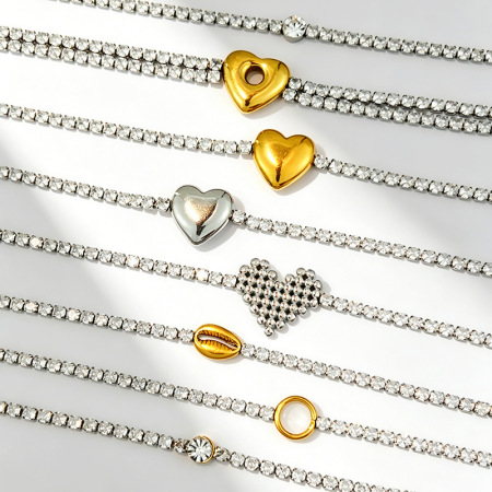 Bracelet chaîne pour femme Simple Series Simple Heart en acier inoxydable, étanche, couleur or, orné de strass.
