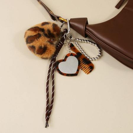 Chaîne à pendentifs en PU de qualité supérieure, style rétro, avec cœur torsadé et imprimé léopard. 2