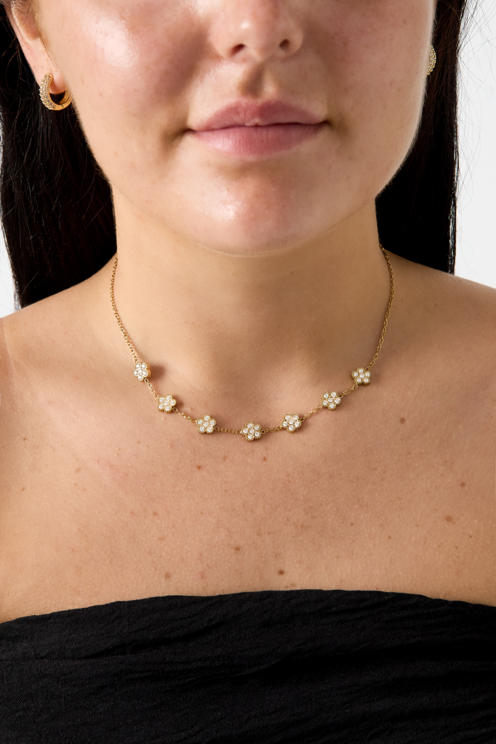 Collier Élégant Orné De Fleurs Serties De Zirconias Image2