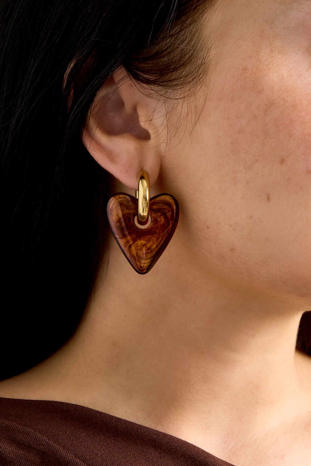 Boucles D'Oreilles Avec Pendentif En Résine En Forme De Cœur Aspect Écaille De Tortue Image2