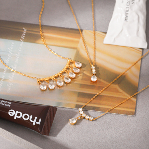 Colliers Pendentifs Pour Femmes De La Luxueuse Collection Daily Droplet, En Acier Inoxydable Étanche Couleur Or Et Zircon. h5 Image6