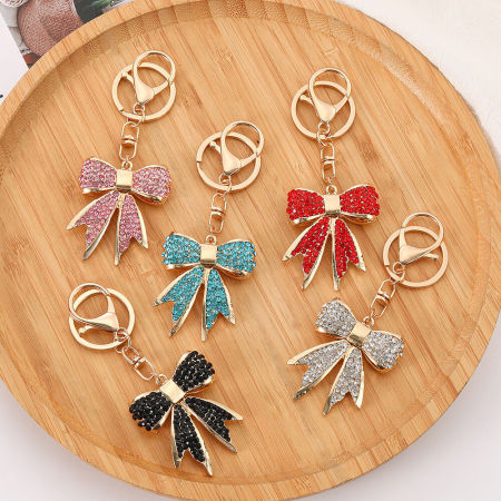 Porte-clés luxueux en alliage uni avec strass et nœud papillon, orné d'un nœud papillon et de strass. Collection Sweet Bow Knot. 2