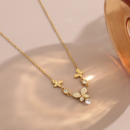 Colliers pendentifs pour femmes avec pendentif papillon en acier inoxydable étanche couleur or et strass