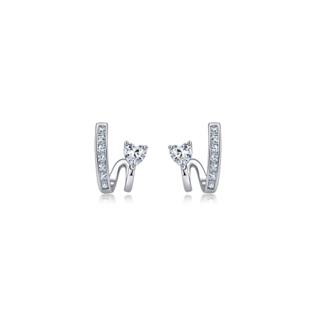 Boucles d'oreilles pour femme en argent sterling 925, couleur or, serties de moissanites en forme de cœur, simples et mignonnes, de forme irrégulière.
