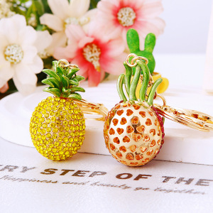 Porte-Clés Luxueux Daily Fruit Fraise En Alliage Et Strass, Collection Daily Fruit. h5 Image3