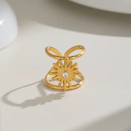 Bagues pour femmes en acier inoxydable en forme d'étoile, étanches, couleur or, serties de zircon.