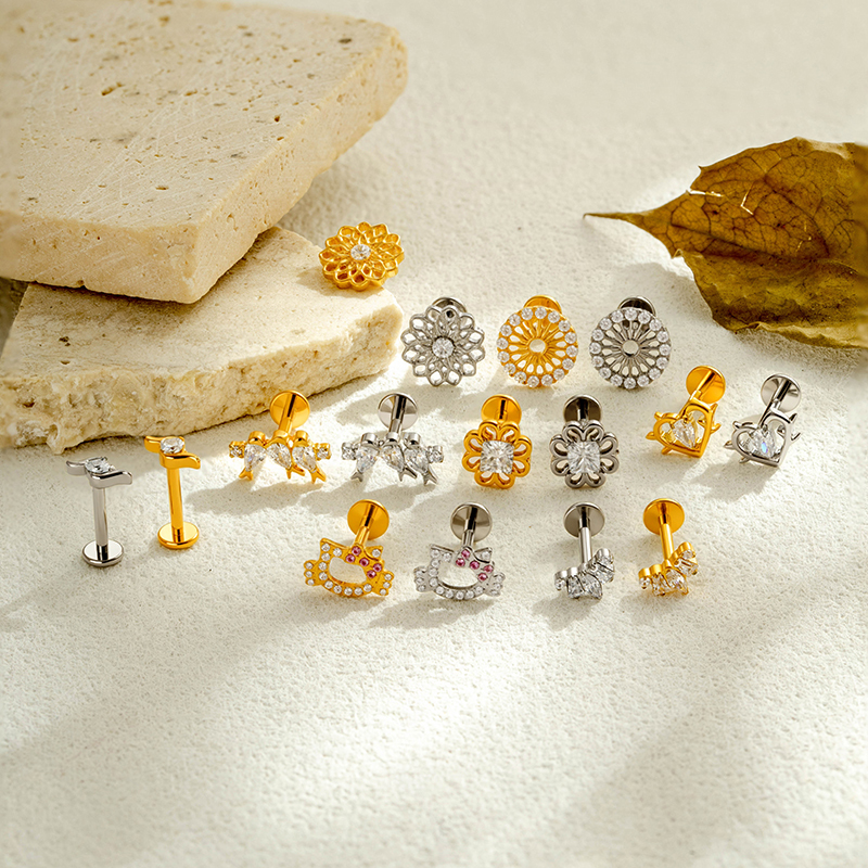 Boucles D'Oreilles Piercing Pour Femme, En Alliage De Titane Doré Avec Zircon, Motif Cœur Et Animal, Collection Simple. Image4