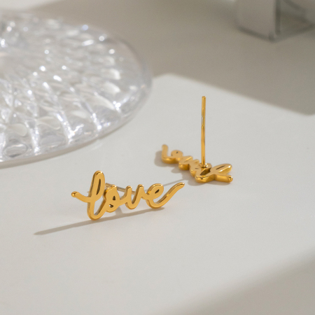 Boucles d'oreilles puces pour femmes en acier inoxydable étanche en forme de cœur 2