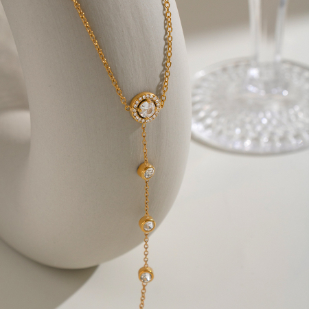 Chaîne de main pour femme en acier inoxydable étanche couleur or avec zircon 2