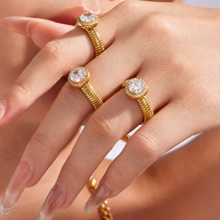 Bagues pour femmes en acier inoxydable doré, élégantes et de forme irrégulière, serties de zircon, avec motif cœur. Collection luxueuse.