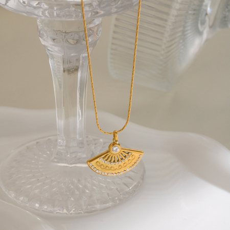Colliers pendentifs pour femmes Simple Series Daily Fan en acier inoxydable étanche couleur or avec strass 2