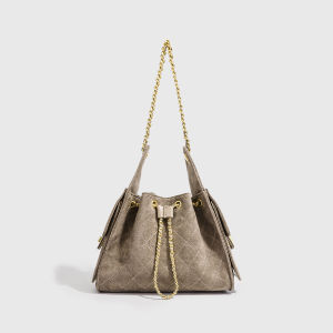 Sac Seau Bandoulière Femme En Daim Uni, Style Décontracté, Surpiqûres Matelassées Et Finitions Métalliques h5 Image2