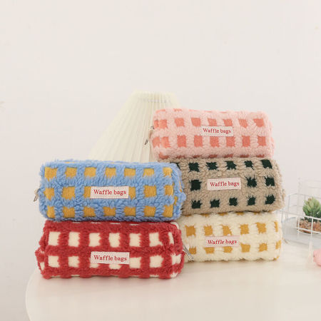 Pochettes à stylos décontractées en imitation fourrure à carreaux, collection Simple