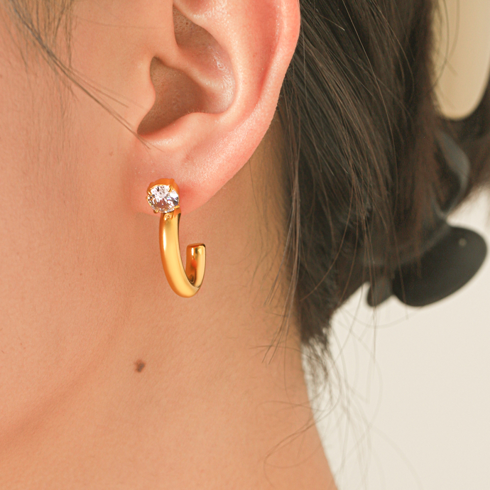 Boucles D'Oreilles Puces Pour Femmes Simple Series Daily Lines En Acier Inoxydable Étanche Couleur Or Et Zircon Image4
