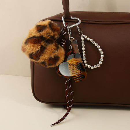 Chaîne à pendentifs en PU de qualité supérieure, style rétro, avec cœur torsadé et imprimé léopard.