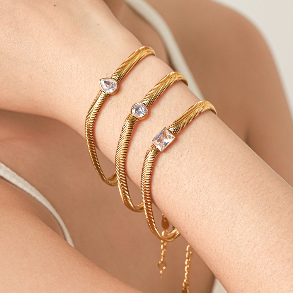 Bracelet Chaîne Pour Femme Simple Series Daily Chain En Acier Inoxydable Étanche Couleur Or Avec Zircon Image6
