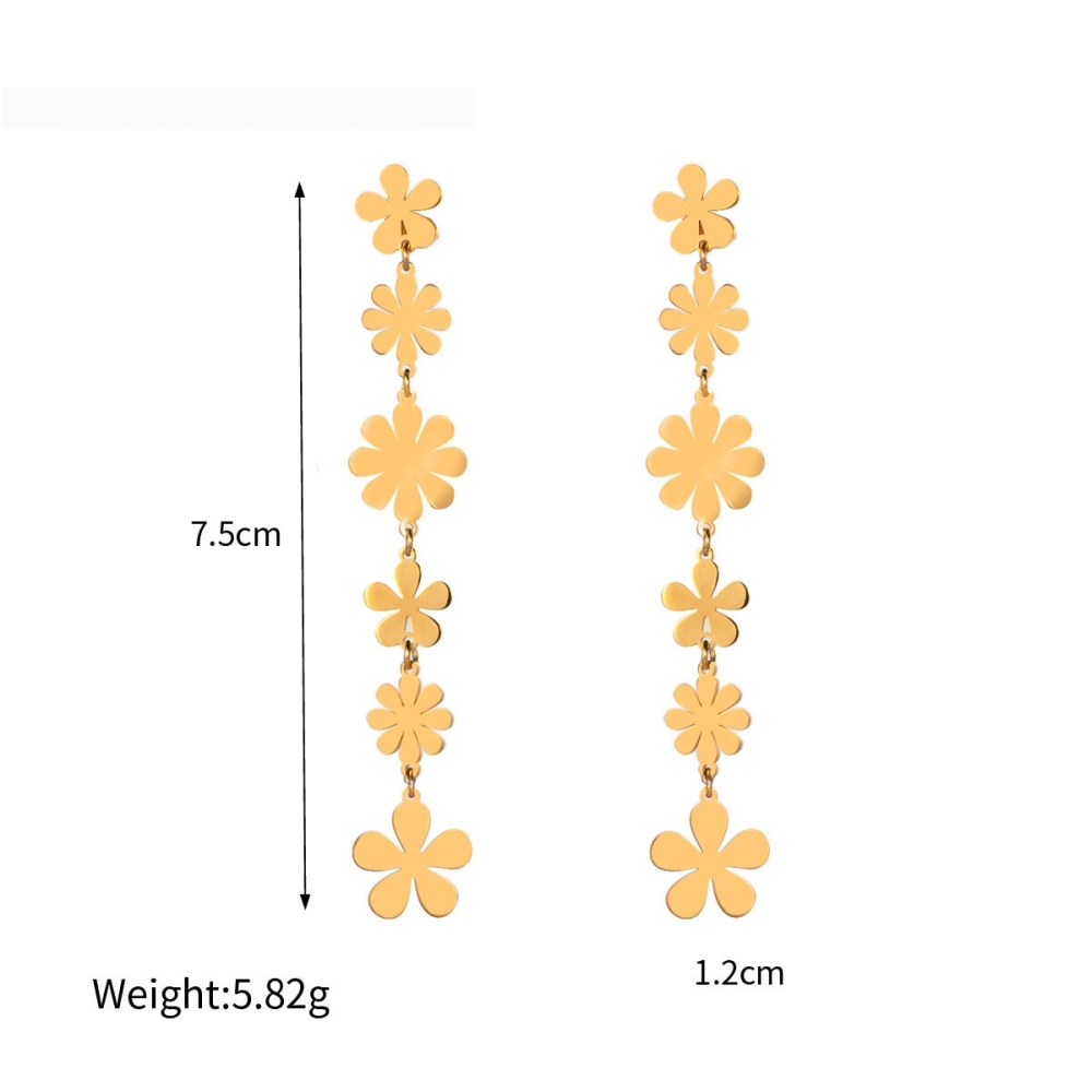 Boucles D'Oreilles Pendantes Asymétriques En Acier Inoxydable Doré, Ornées De Petites Marguerites Et D'Un Pompon Élégant. 