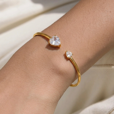 Bracelet manchette pour femme en acier inoxydable doré, orné d'un zircon en forme de cœur 2