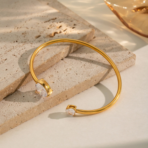Bracelet Manchette Pour Femme En Acier Inoxydable Doré, Orné D'Un Zircon En Forme De Cœur h5 Image4