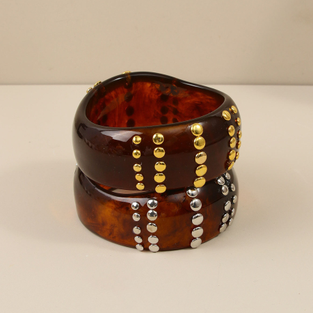 Bracelets pour femmes en résine à rivets et dégradé de couleurs punk