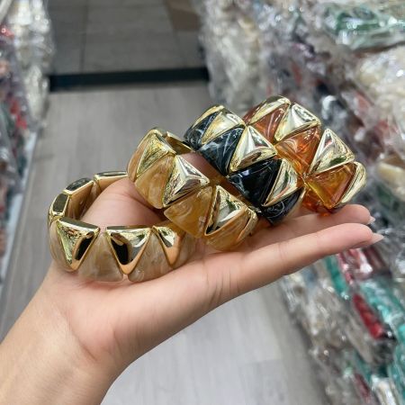Bracelets Punk Triangle en résine CCB pour femmes