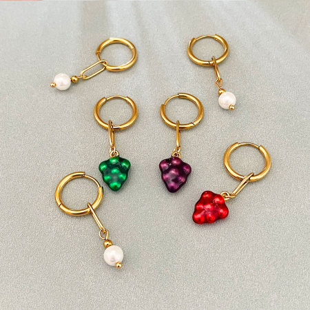 Boucles d'oreilles créoles pour femmes Simple Series Sweet Heart Strawberry en acier inoxydable étanche couleur or 2