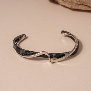 Bracelets Pour Femmes En Résine À Dégradé De Couleurs, Forme Irrégulière Et Style Rétro, Collection Simple h5 