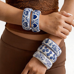 Bracelets Pour Femmes En Résine À Motif Floral Élégant De La Série Romantique h5 Image3