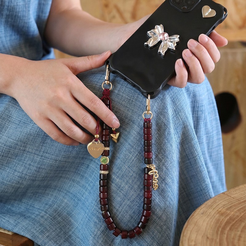 Chaîne De Téléphone En Acrylique Dégradé De Couleurs, Ornée De Perles En Forme De Cœur Et De Lettres Simples Et Décontractées. h5Image3
